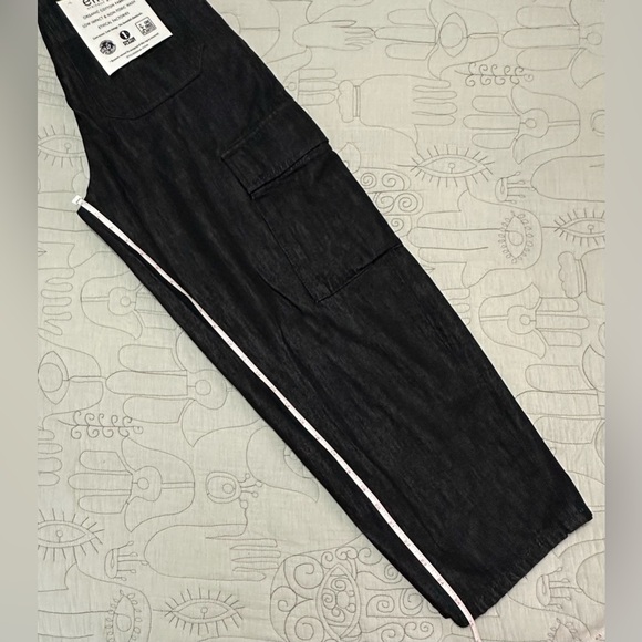 NWT Etica Lewis High Waist Pleated Ankle Cargo Jeans Onyx Black Denim - Picture 16 of 16